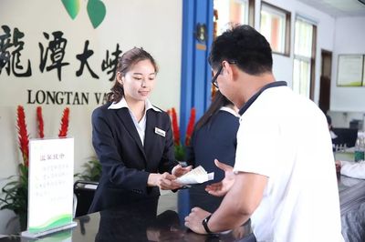 以有序接待與熱情服務贏得游客心——一封表揚信背后的優(yōu)質(zhì)咨詢服務